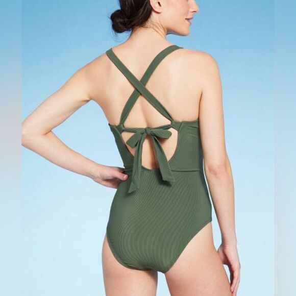 Neat Shade & Shore Women’s Green One Piece Swimsuit Ring Detail Plunge Front - S - Picture 2 of 9
